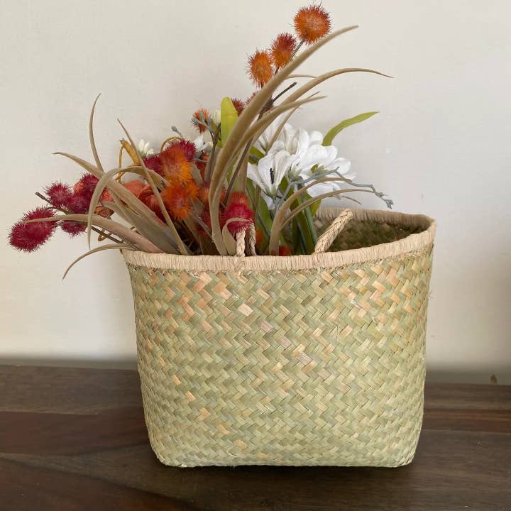 Natural Oval Kikapu Vegan Palm Tote Basket for wholesale by Gitzell FairTrade