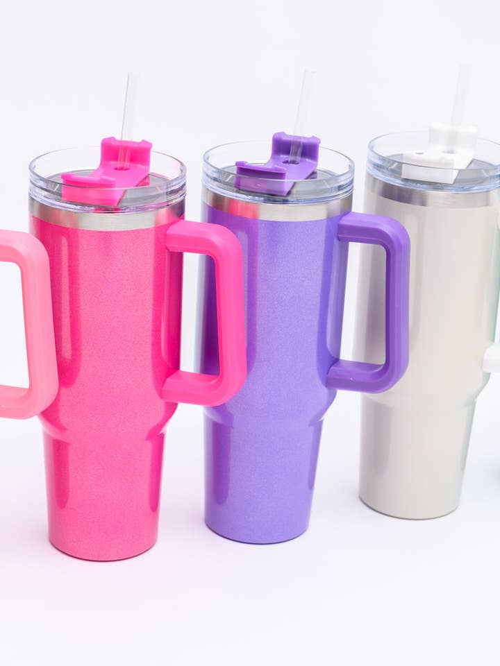 Gobelet Shimmer isolé en cinq couleurs pour la vente par Bella Nova Style Co