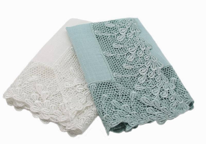 Xia Home Fashions & Manor Luxe – wholesale Dinner & cloth napkin – 20" x 20" Garden Trellece Lace Trim Napkins - Set of 41