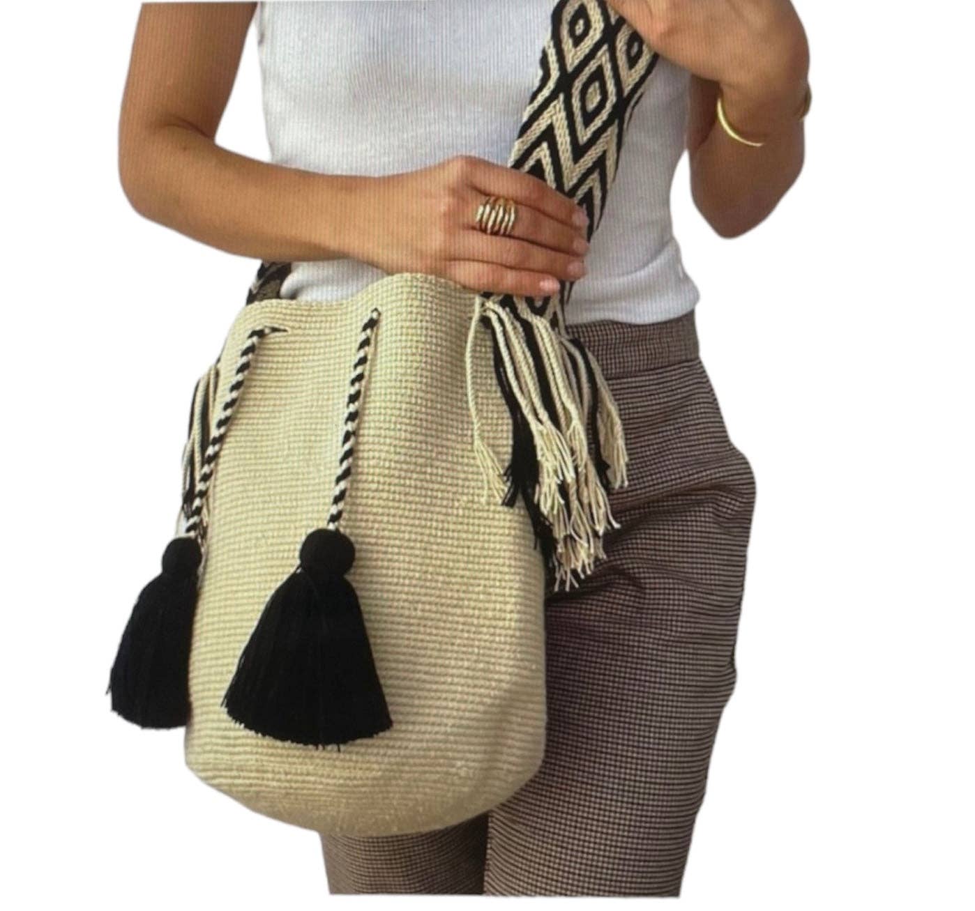 Boutique Femade ® - Wholesale Crossbody Bag - Women's - Beige Wayuu Bag1
