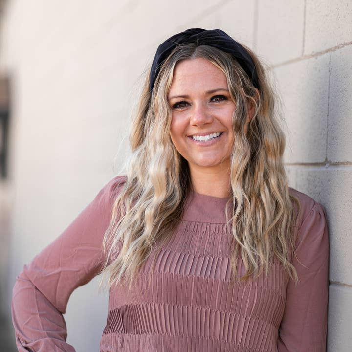 Diadema Velvet Dreams, negra | Diadema acolchada suave para venta al por mayor de Headbands of Hope | One Purchased One Donated