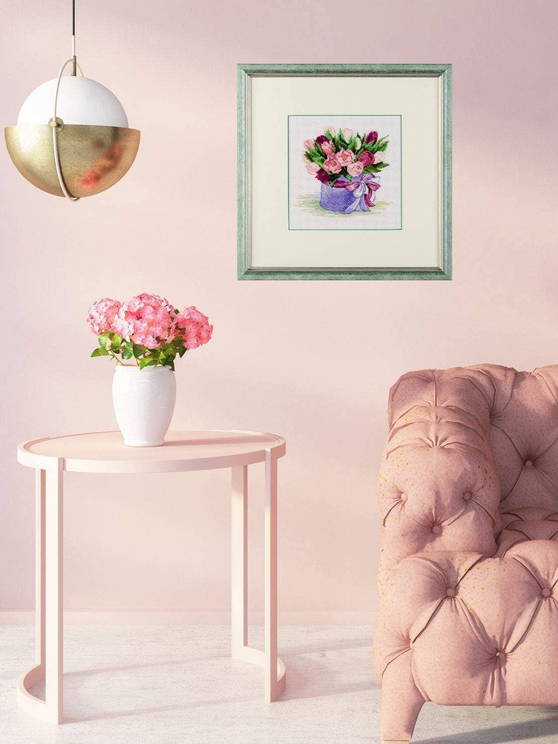 RIOLIS - Wholesale Embroidery/Cross Stitch Supplies - Cross Stitch Kit From Riolis 2003 Tulips Hat Box2