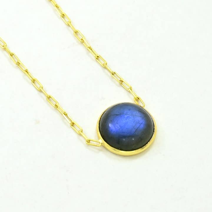 Collier Rond en Labradorite, Argent 925 Plaqué Or pour la vente par Schmuckoo x Noyre Berlin