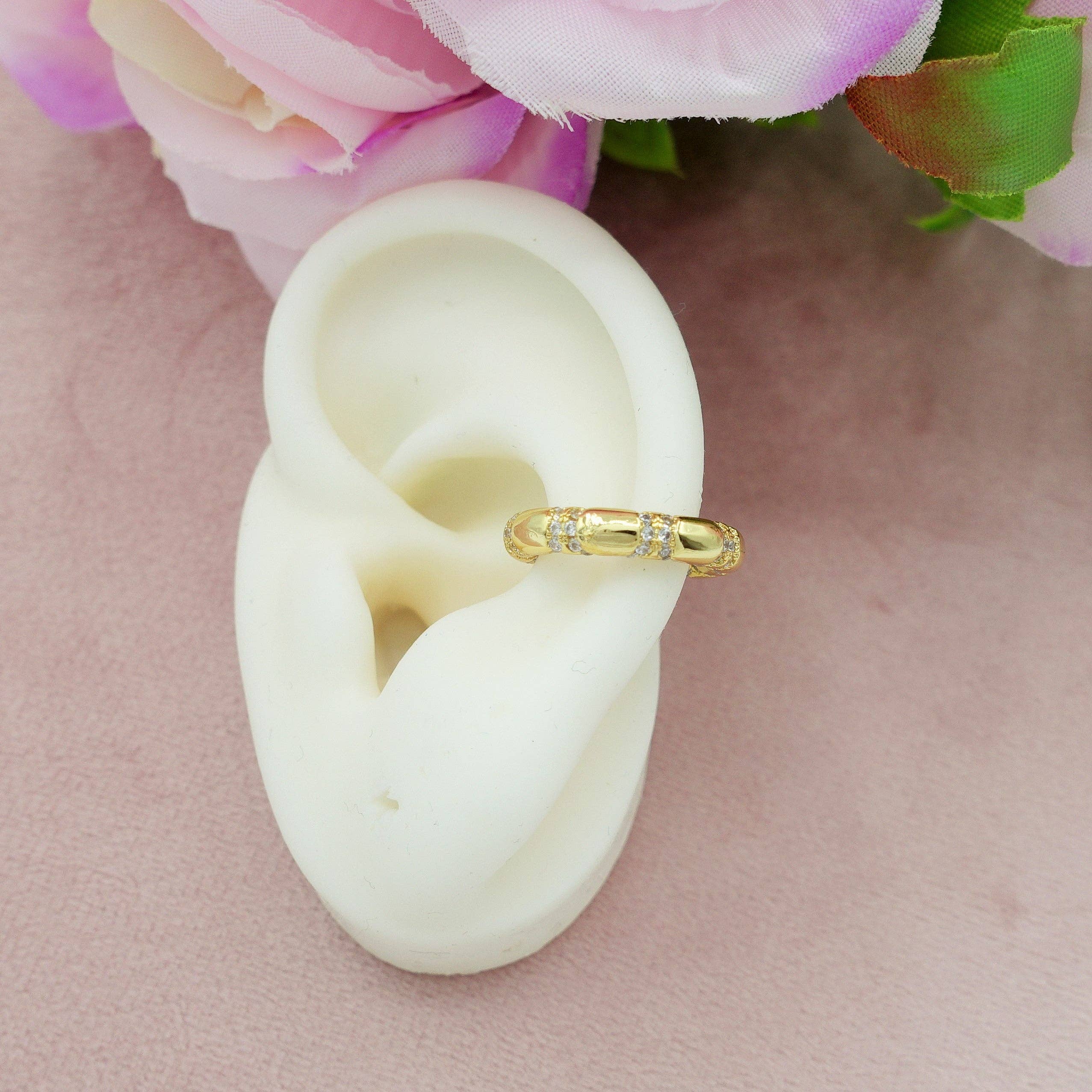 Daemon srls – Großhandel Ear Cuff/Ohrklemme – SORAYA – Einzelner Earcuff ohne Loch mit Zirkonia in Regenbogenfarben11