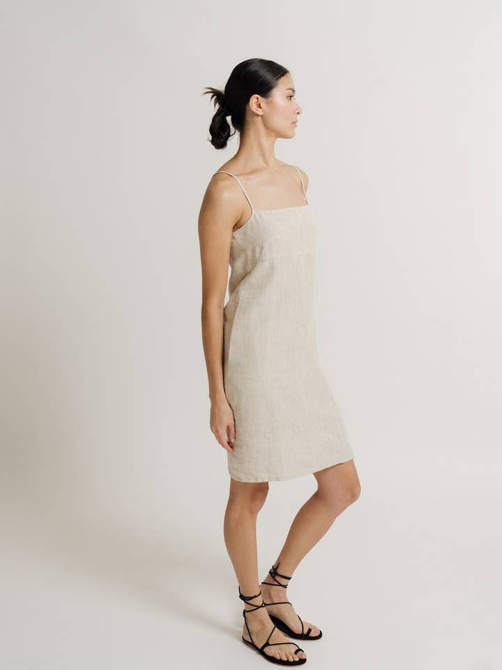 Lin Naturel Mini-robe en lin à col carré, naturelle en vente sur Faire1