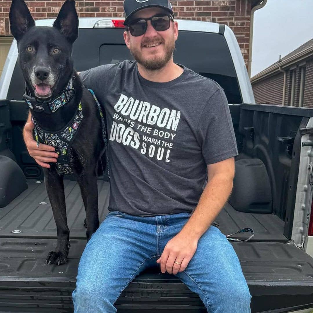 Luv the paw - Vente T-shirt à imprimés – unisexe - Bourbon et Chiens | T-shirt pour Amoureux des Chiens1