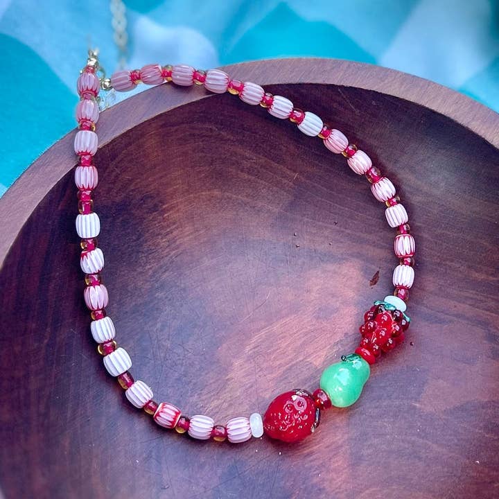 Collier Fraise Poire pour la vente par Sunstone Jewels