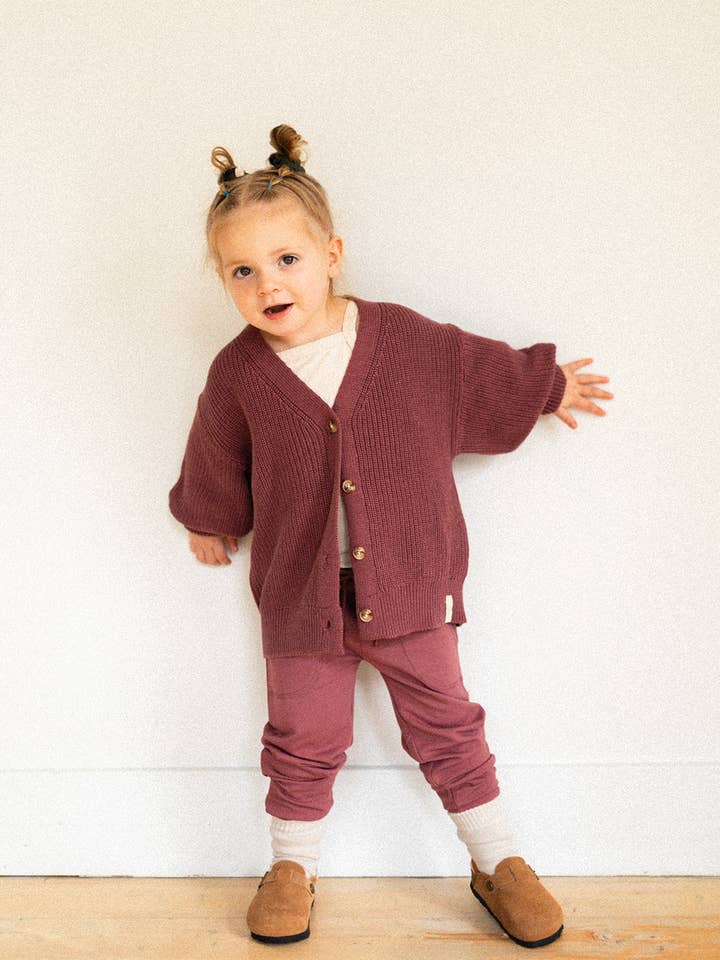 Cardigan à boutons tricoté pour enfants pour la vente par Jax & Lennon Clothing Co.
