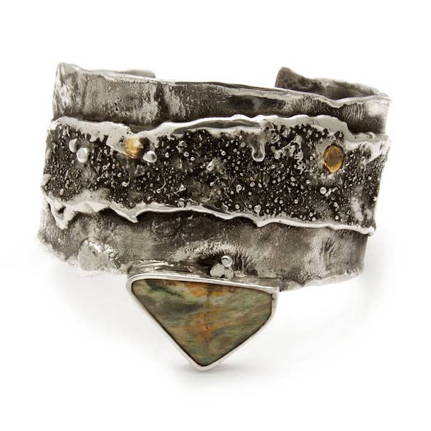 Retikuleret manchet med sten for engroshandel hos Tamara Kelly Designs