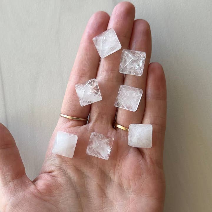 Pebble House - Wholesale Spiritual Stone/Crystal - Clear Quartz Mini Pyramid (Crystals & Stones)