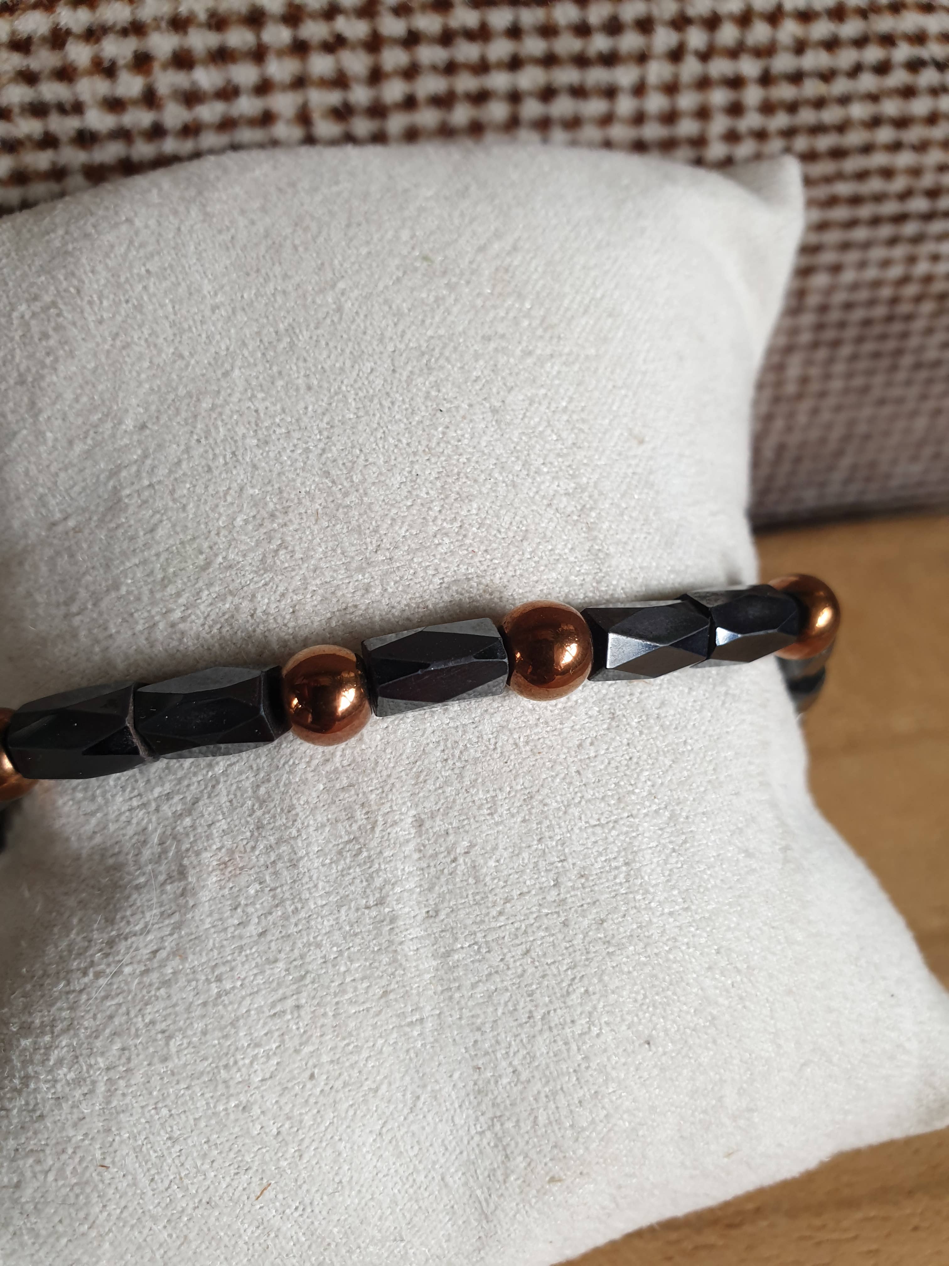 Lapiseum - Wholesale Beaded Bracelet - magnetic bloodstone bracelet2