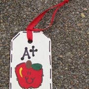 Teacher Gifts 56122AT A Plus Teacher - Etiqueta de madera para profesores para venta al por mayor de Nannie and B's Crafts
