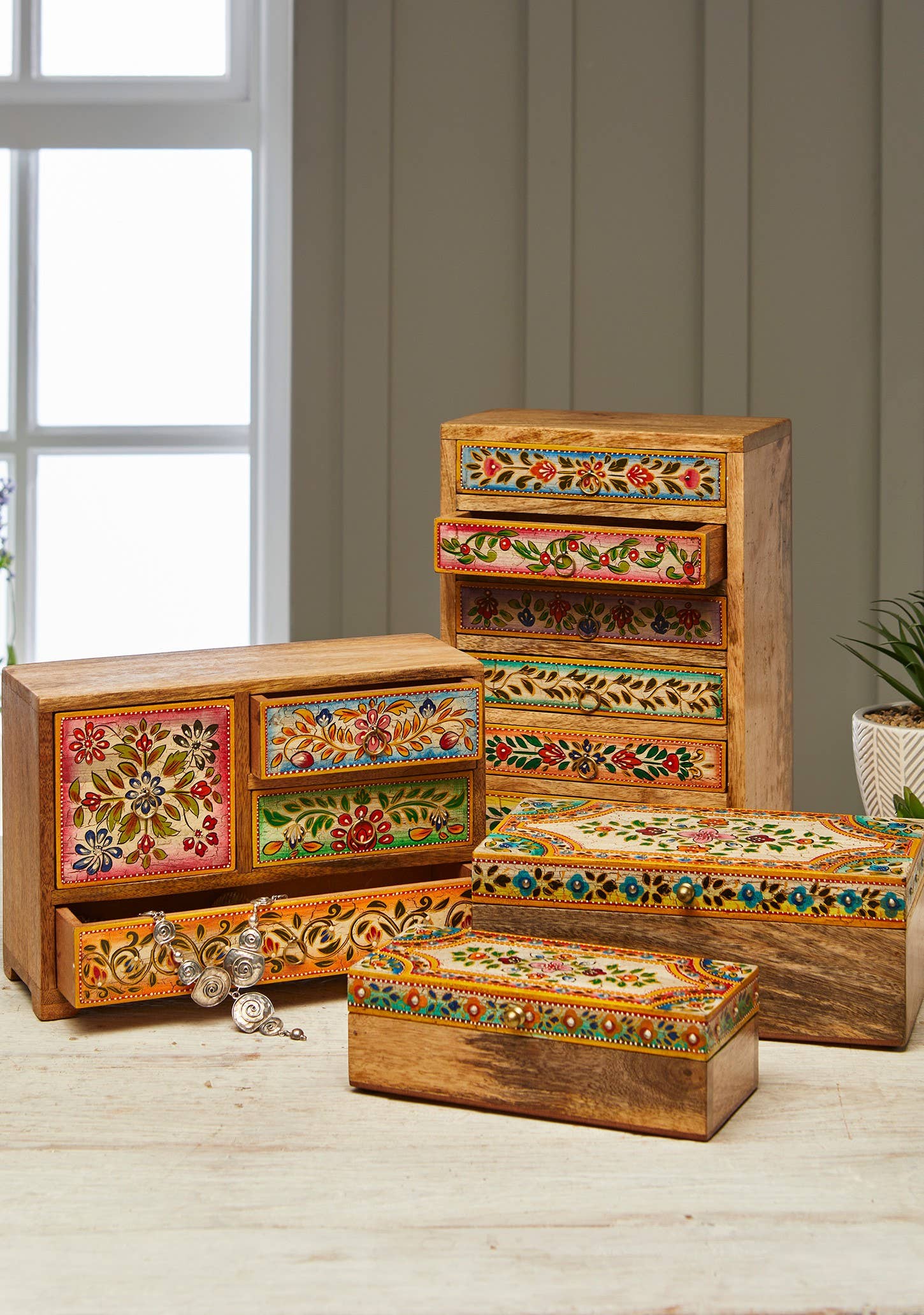 Namaste - Wholesale Jewelry Box/Organizer - Zaha Hand Painted 4-Drawer Chest2
