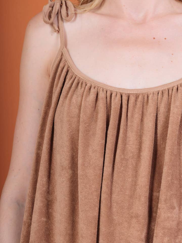 Nota bene – wholesale Klänning - Dam – Lång terryklänning med tunna axelband – 100 % bomull, Art 741211