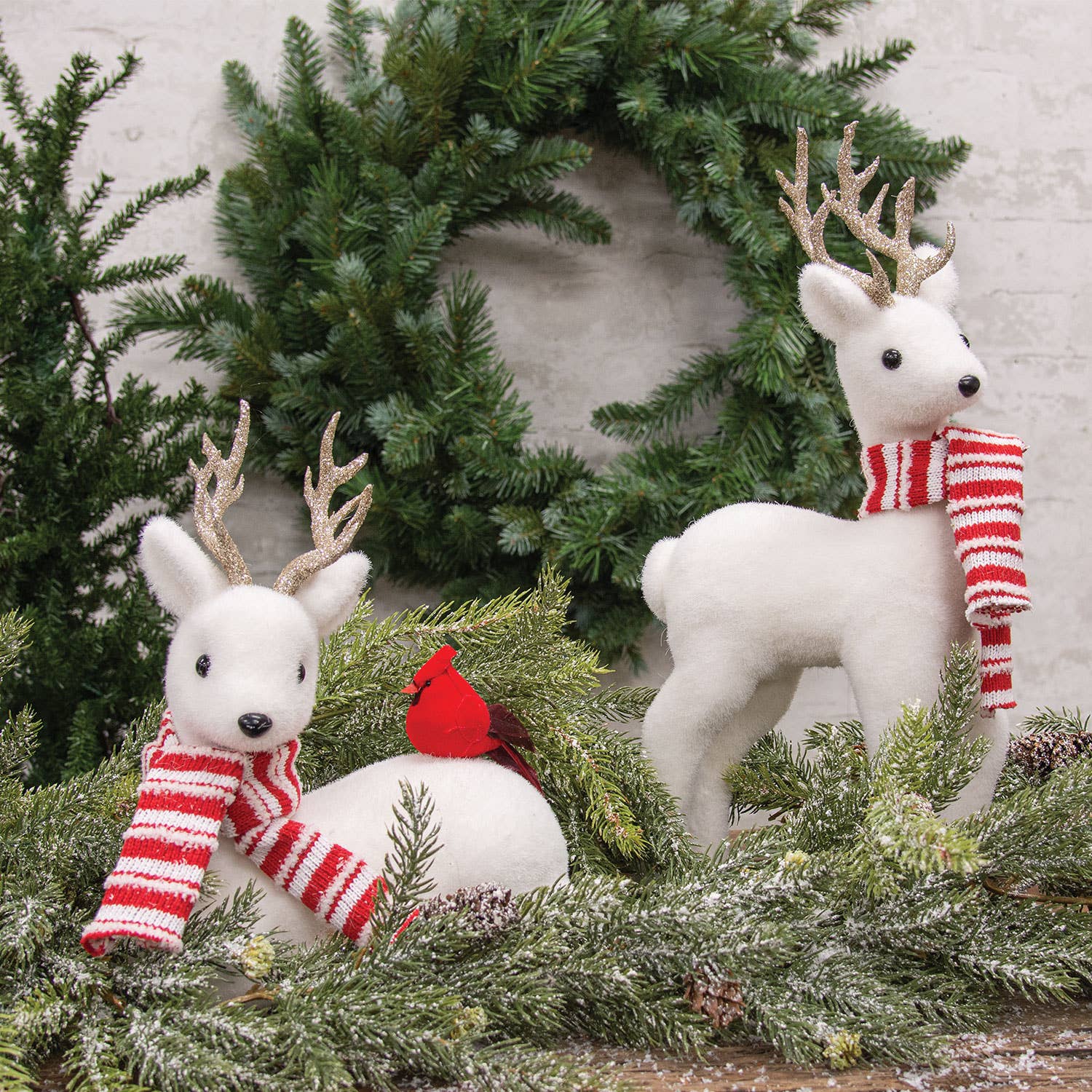 Bright Ideas - Wholesale Kerstdecoratie - Wit staand hert met sjaal1