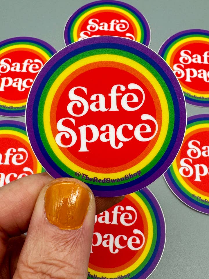 Calcomanía de vinilo - Safe Space para venta al por mayor de The Red Swan Shop