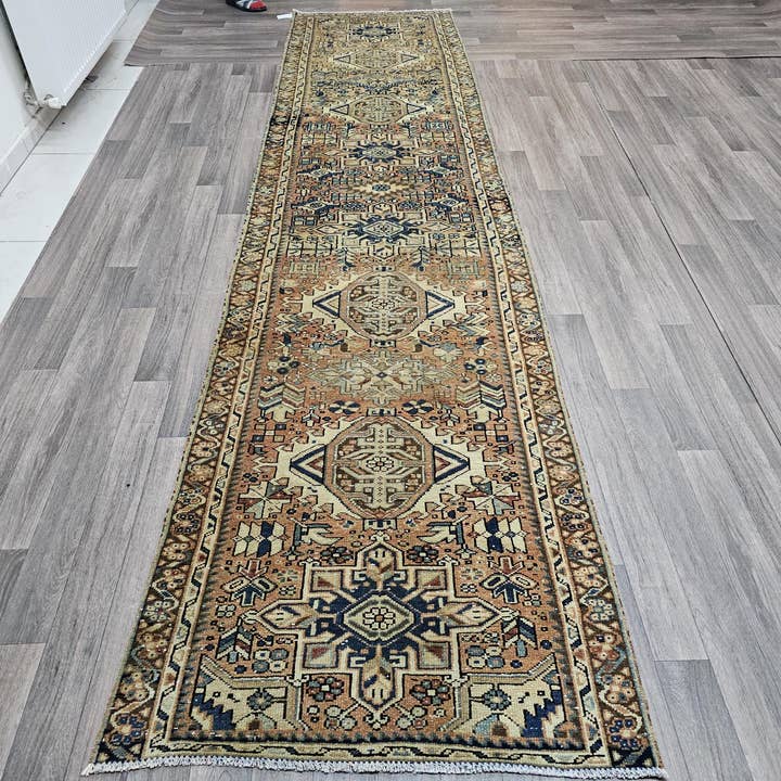 Håndknyttet uldtæppe: 3x12 ft vintage persisk design for engroshandel hos MesopotamiaRugs