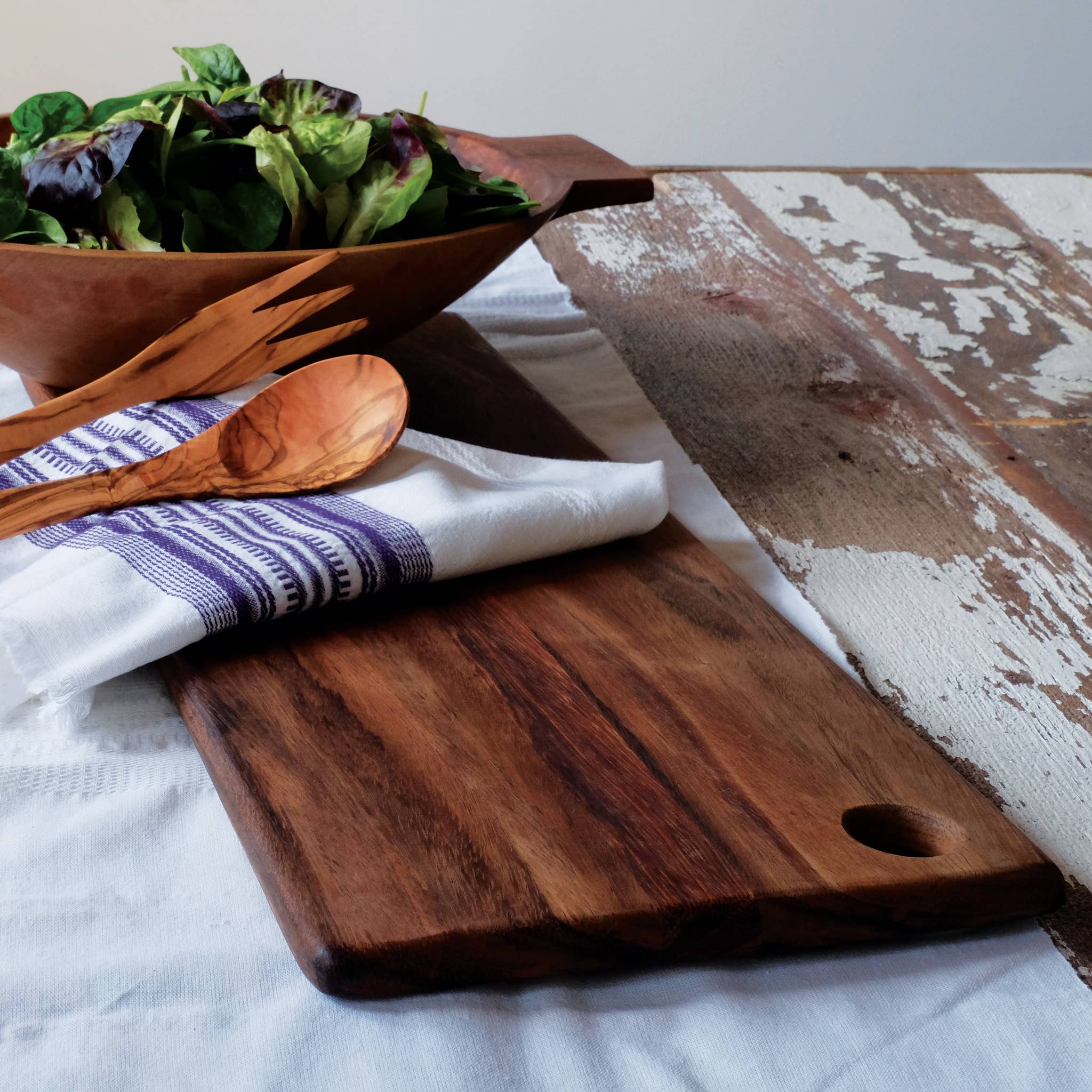 Sobremesa – Engroshandel Skærebræt – Høj Enkel Skærebræt i Træ (28"Lx11"B) Charcuteriebræt1