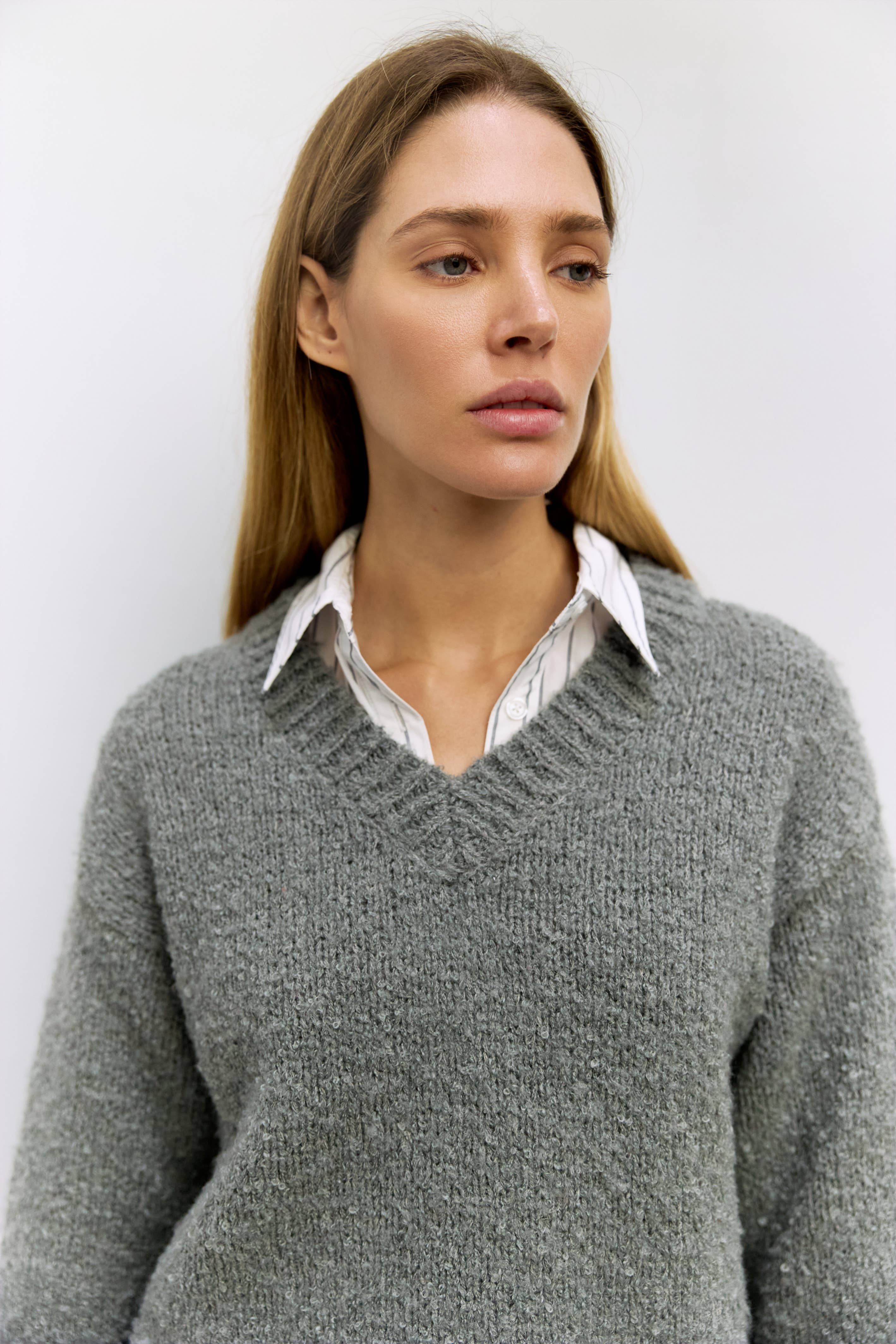 MOD REF - Wholesale Knit Sweater - Women's - The Glen Sweater | Oversized Boucle Knit V-Neck Sweater15