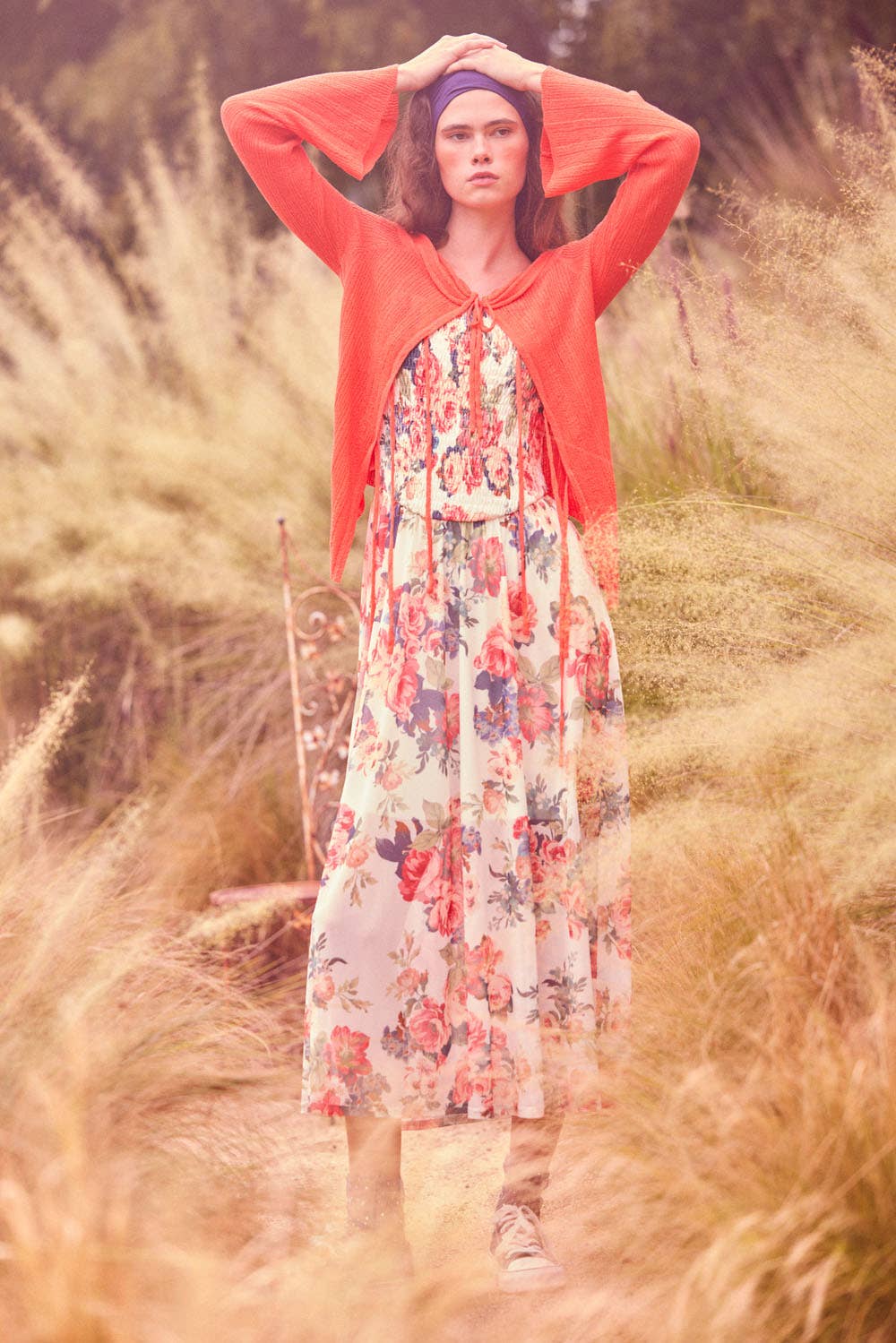 Creme Vestido Maxi Cami com Corpo de Malha Floral e Fumê para venda a revendedores na Faire0