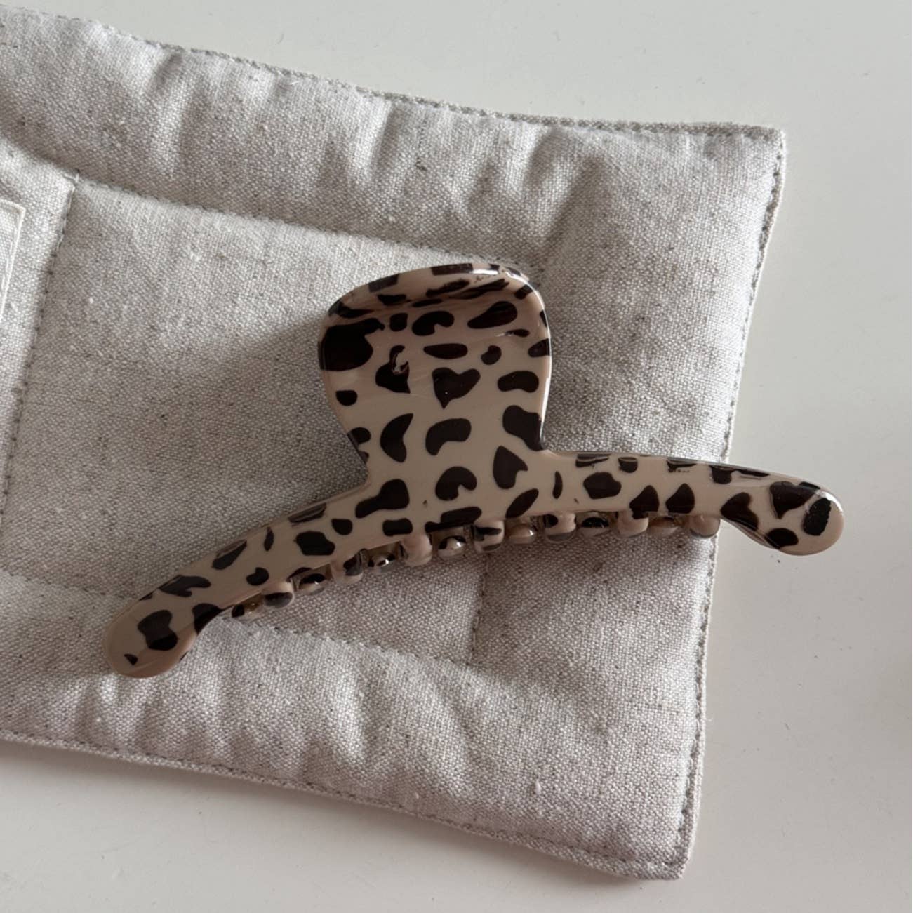 LEOPARD 6-teiliges Set Haarspangen im Wildleoparden-Design für den Großhandel auf Faire2