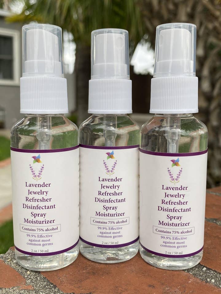 Spray désinfectant pour les mains Jewelry Refresher (2oz, 50ml) pour la vente par LeightWorks