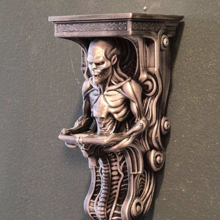 Estantería de pared estilo Giger con diseño de criatura alienígena – Decoración del hogar de ciencia ficción oscura, soporte de exhibición de arte gótico para venta al por mayor de 3DijkstraFinds