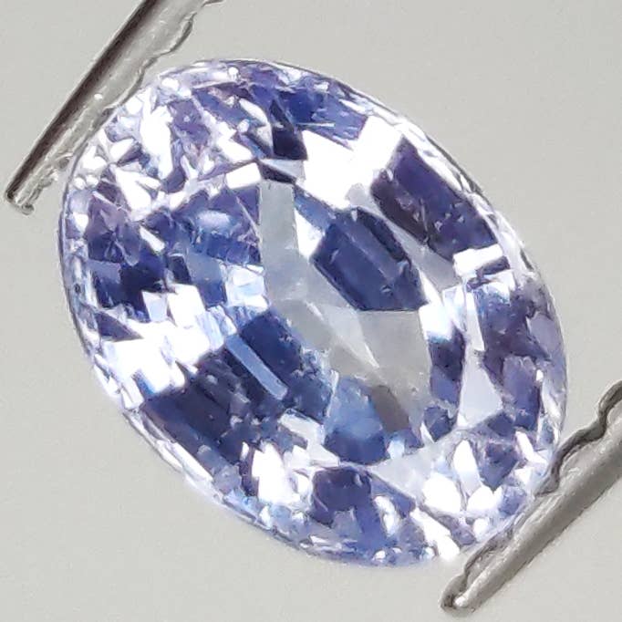 1.06ct Zafiro Violeta talla oval 6.9x5.0mm para venta al por mayor de Naturjoya
