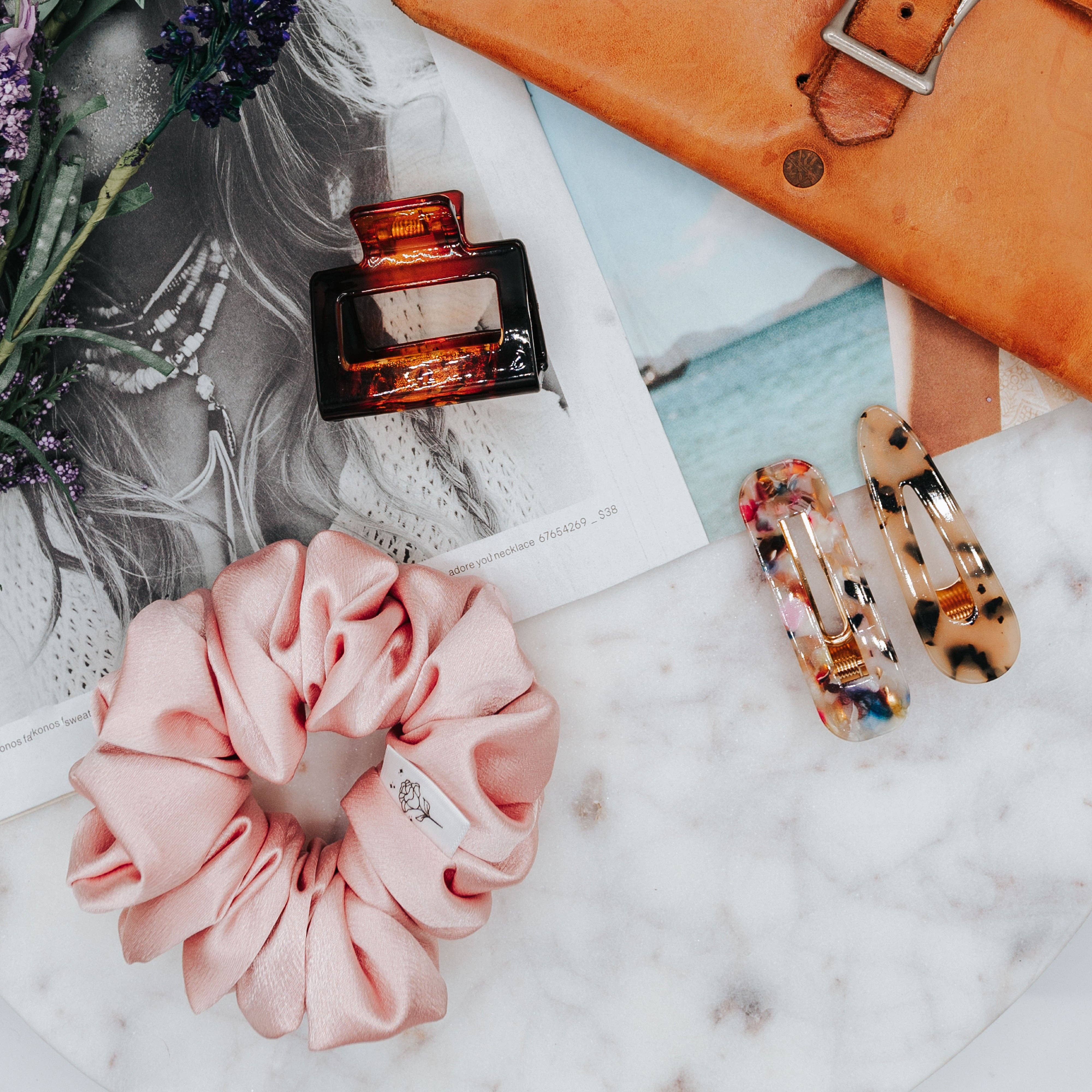 Wild Rose Accessories - Venta al por mayor Coletero - Mujer - Scrunchie de raso rosa4