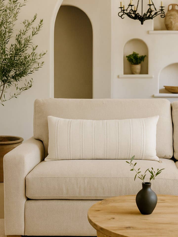 Petit coussin en lin à rayures beiges 13x30 pour la vente par Anaya Home