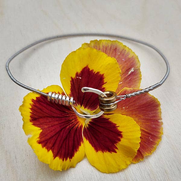 Bracelet crochet pour cordes basses pour la vente par Stringin' Along with ME