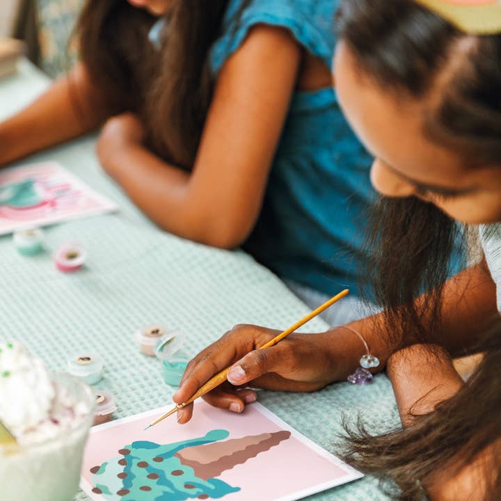 Elle Crée (She Creates) - Wholesale DIY craft kit – Child - MINI Ice Cream Cone Paint-by-Number Kit1