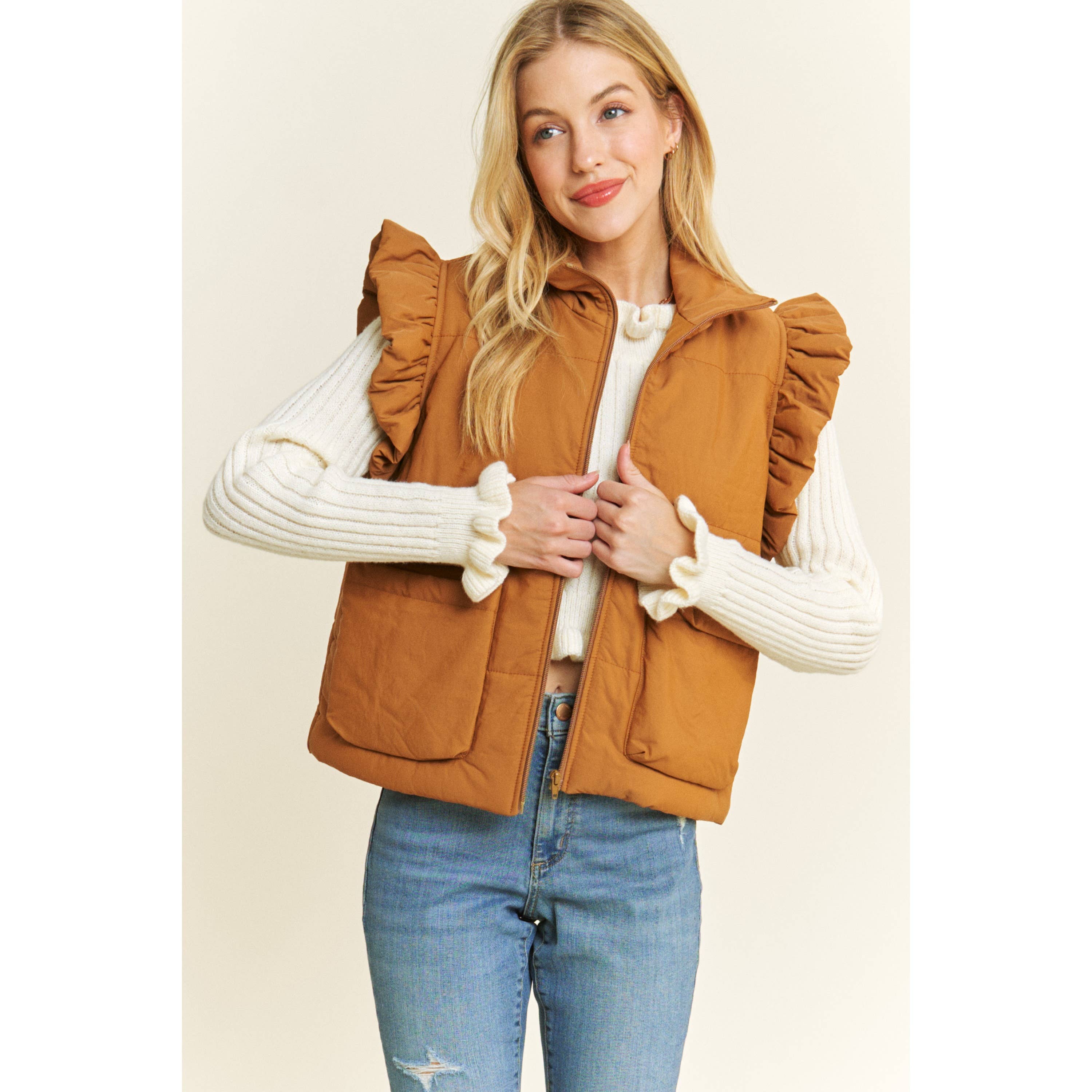 Sweet Generis - Vente Veste sans manches – femme - Veste matelassée zippée Everyday avec détails volantés aux emmanchures3