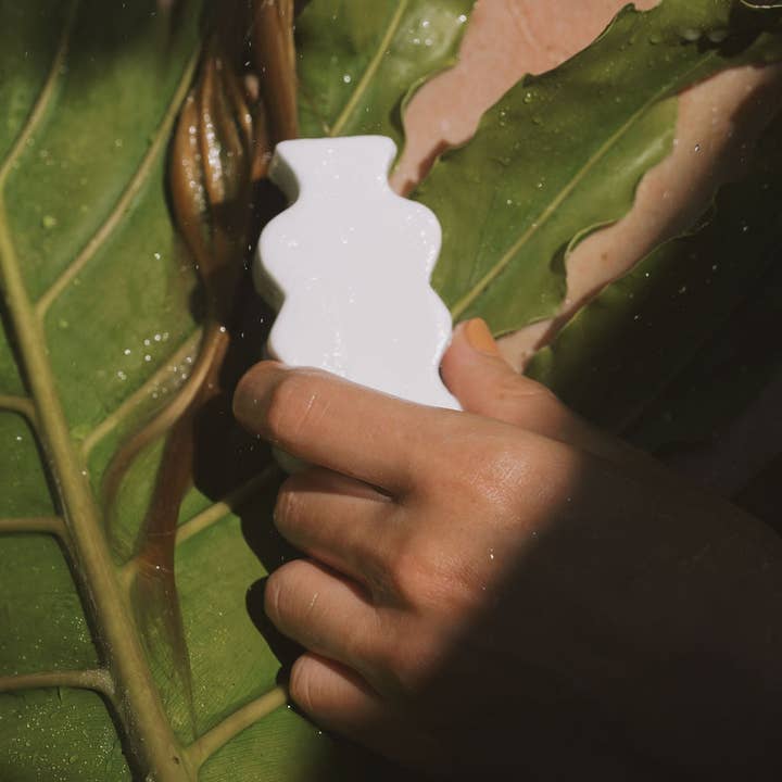 Flora Flora - Wholesale Shampoo Puck/Solid Shampoo - Scalp Soothe Shampoo Bar1