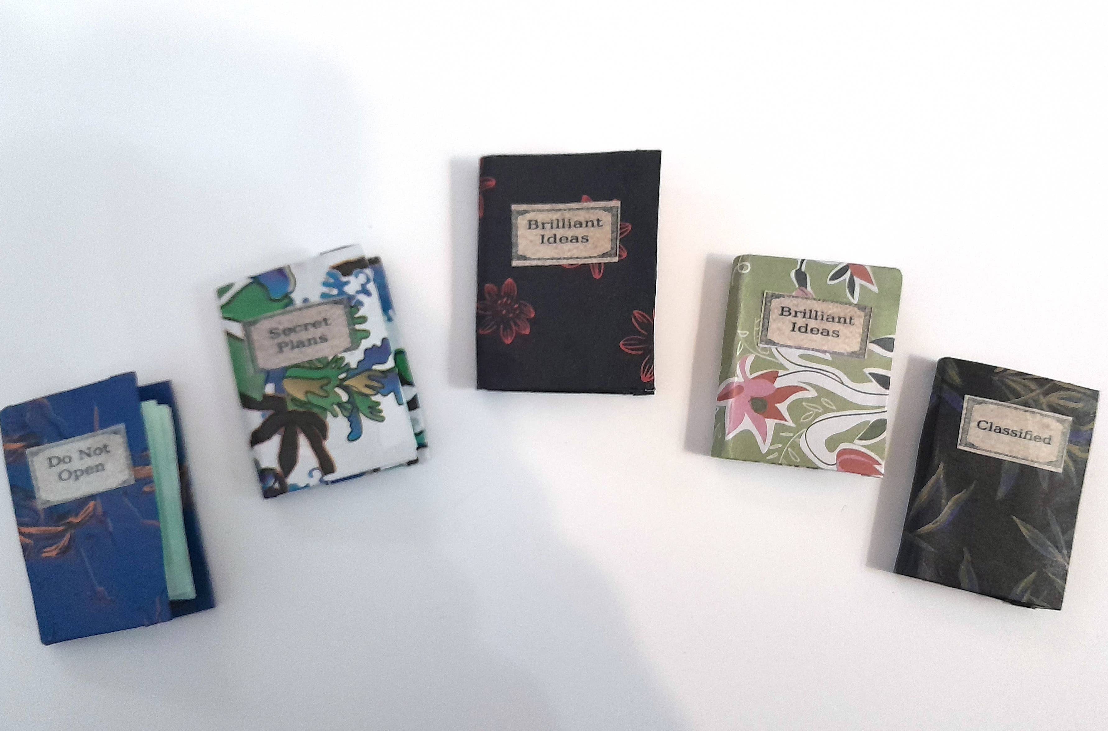 SUPERAWWWSOME - Vendita all'ingrosso Regalini per gli invitati - Mini Libri, Miniatura Casa delle Bambole Piccolo Diario Bomboniera5