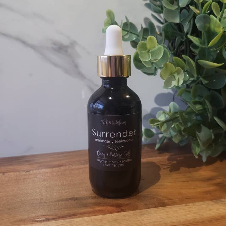 Surrender kroppsolja för wholesale av Faith & Wildflowers