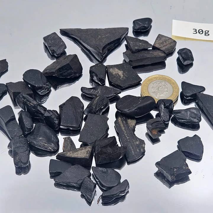 Distinction Crystals - Venta al por mayor Piedras/cristales espirituales - Lote de 30 g de gemas de madera fósil Jet2