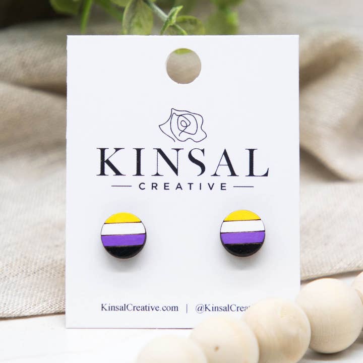 Non-binaire Pride Vlag Houten Oorstekers voor wholesale door Kinsal Creative