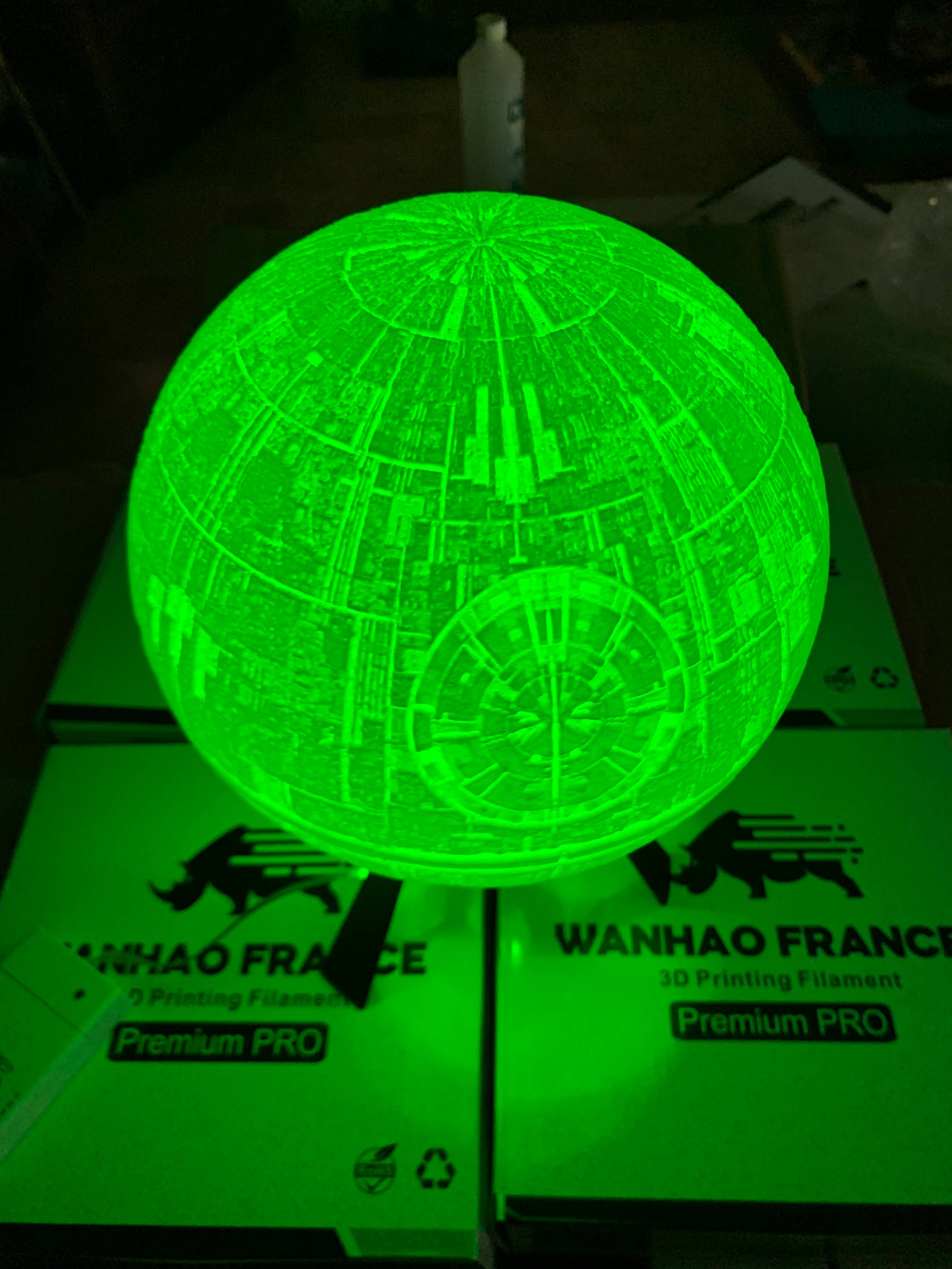 DB CONCEPT - Venta al por mayor Lámparas decorativas/de escritorio - Lámpara Estrella de la Muerte de Star Wars1