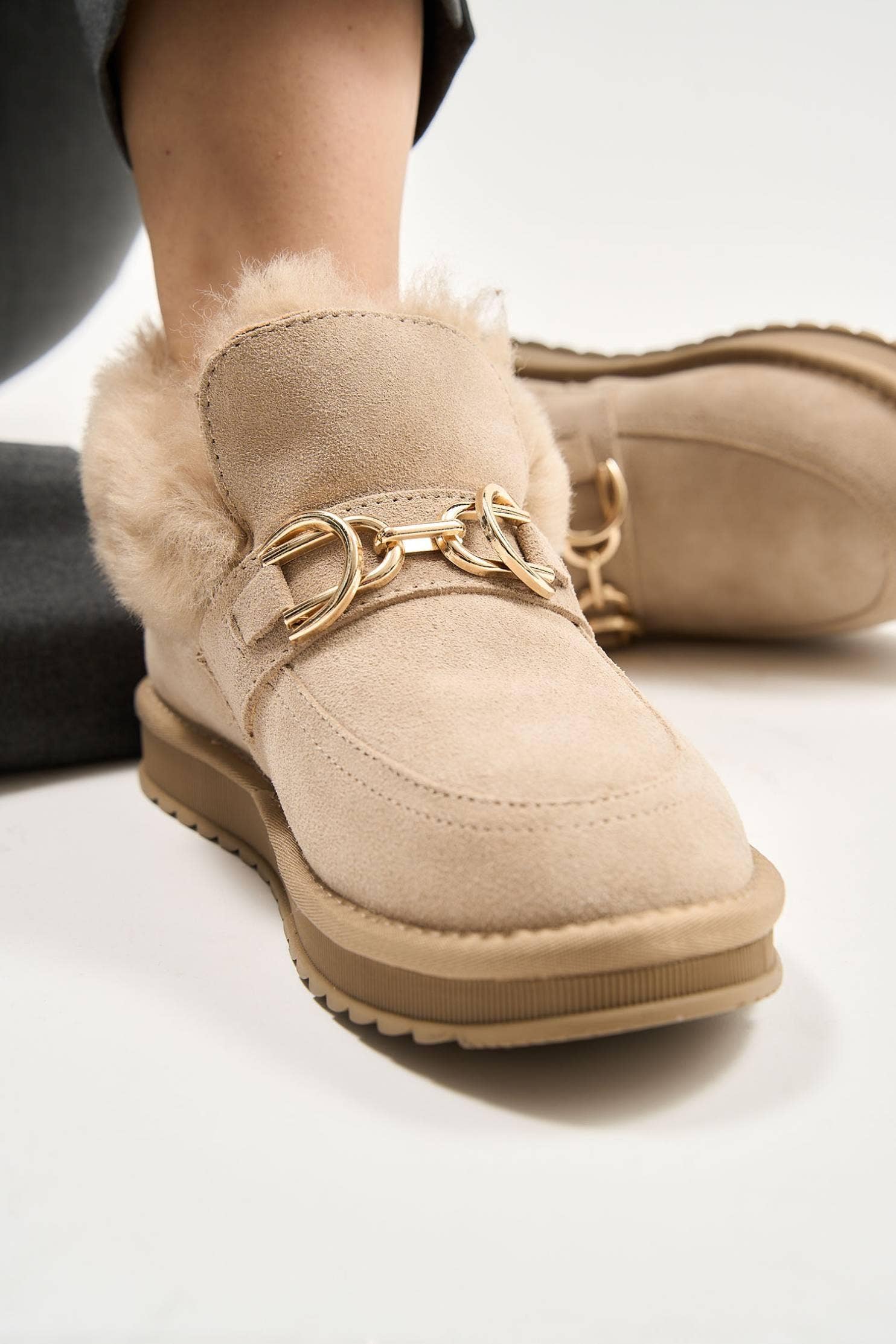 Puff Buckle Beige for wholesale on Faire1