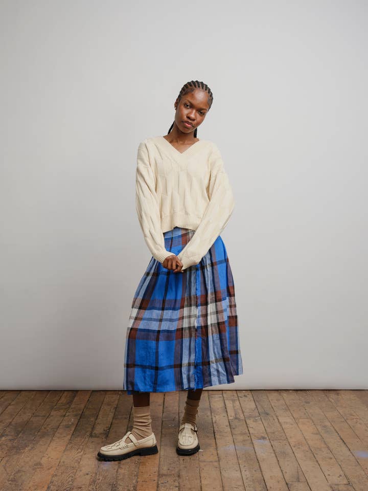 The Endery - Wholesale Knit Sweater - Women's - Lilly Chevron V-Neck Sweater - Plaster6