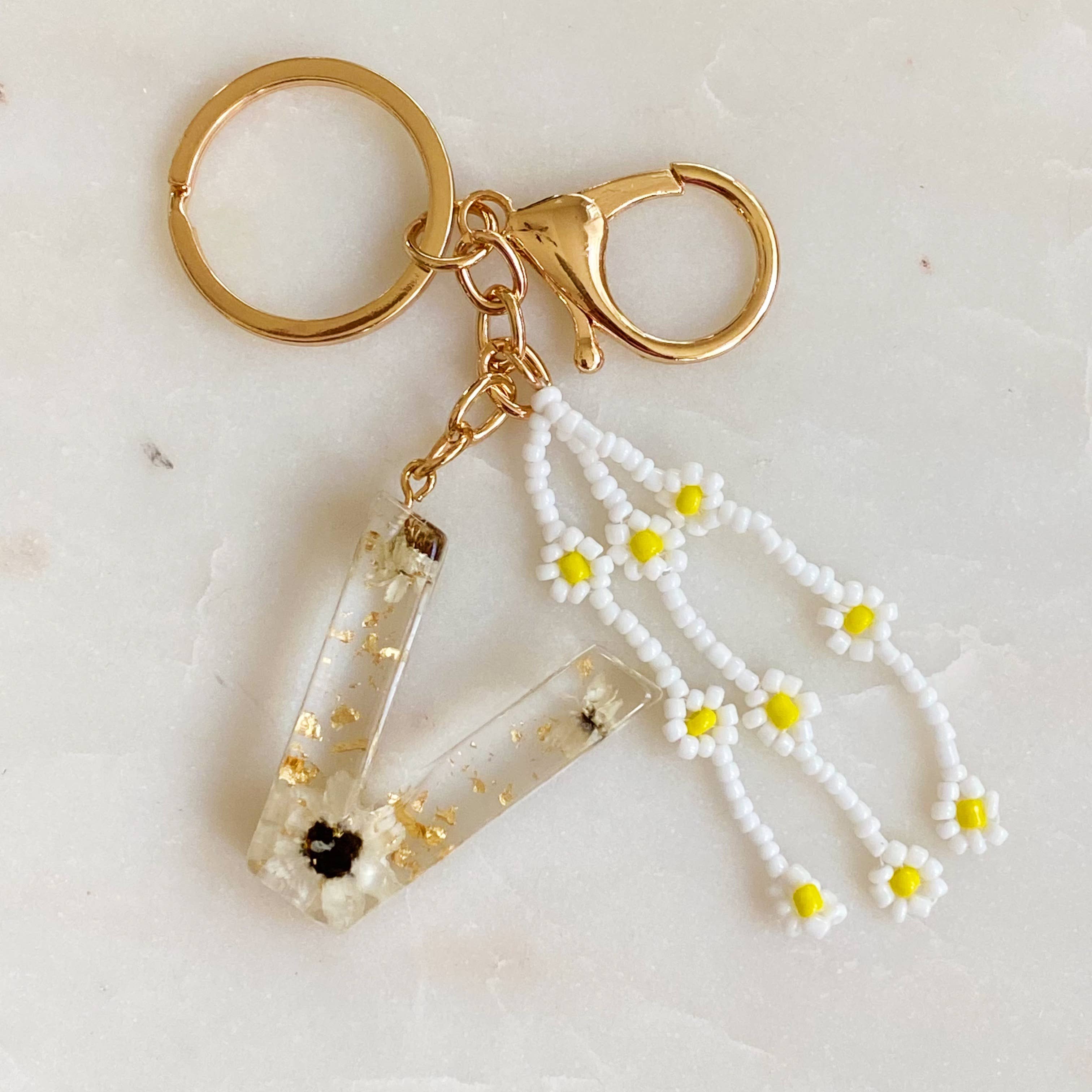 Ellison+Young – wholesale Keychain – Women's – Baby Daisy Initial Key Chain18