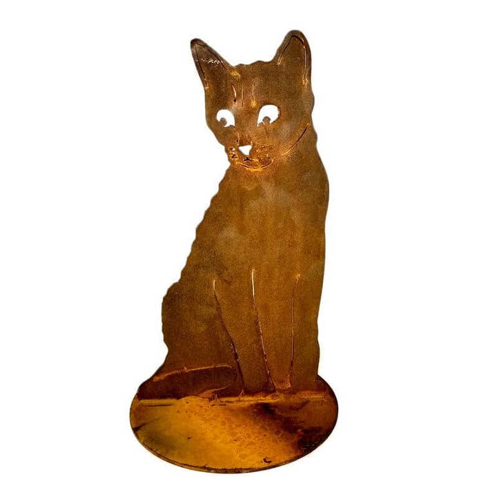 Kat zittend op standaard Tuinkunst voor wholesale door Overwrought