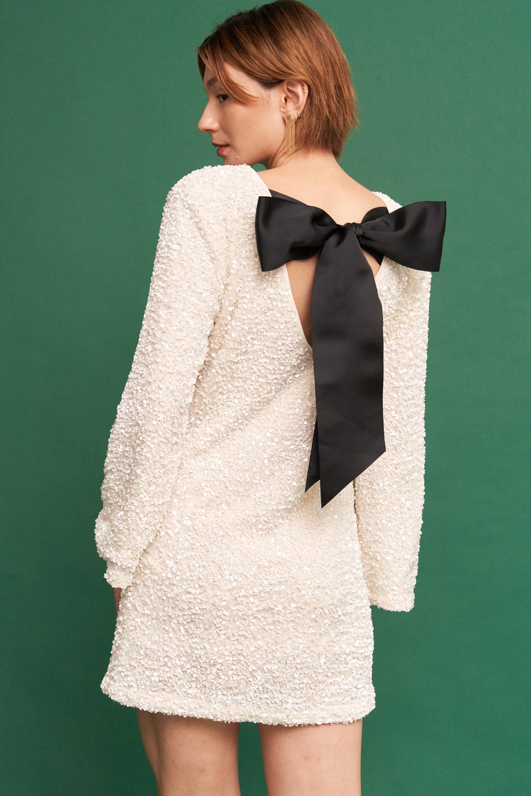 En Crème - Vente Robe – femme - Robe courte à sequins à manches longues avec nœud à nouer dans le dos5