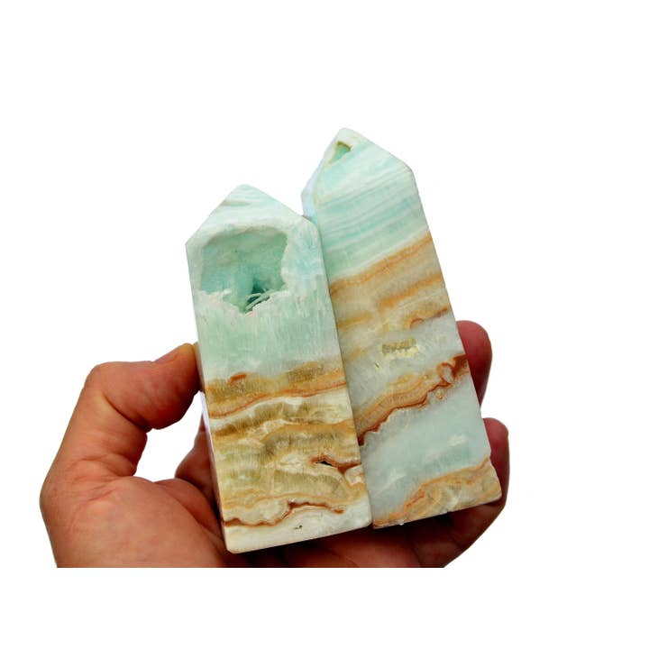 Kaia & Crystals - Vendita all'ingrosso Pietra/cristallo spirituale - Lotto di torri di calcite caraibica (4-7 pezzi) da 1 kg7