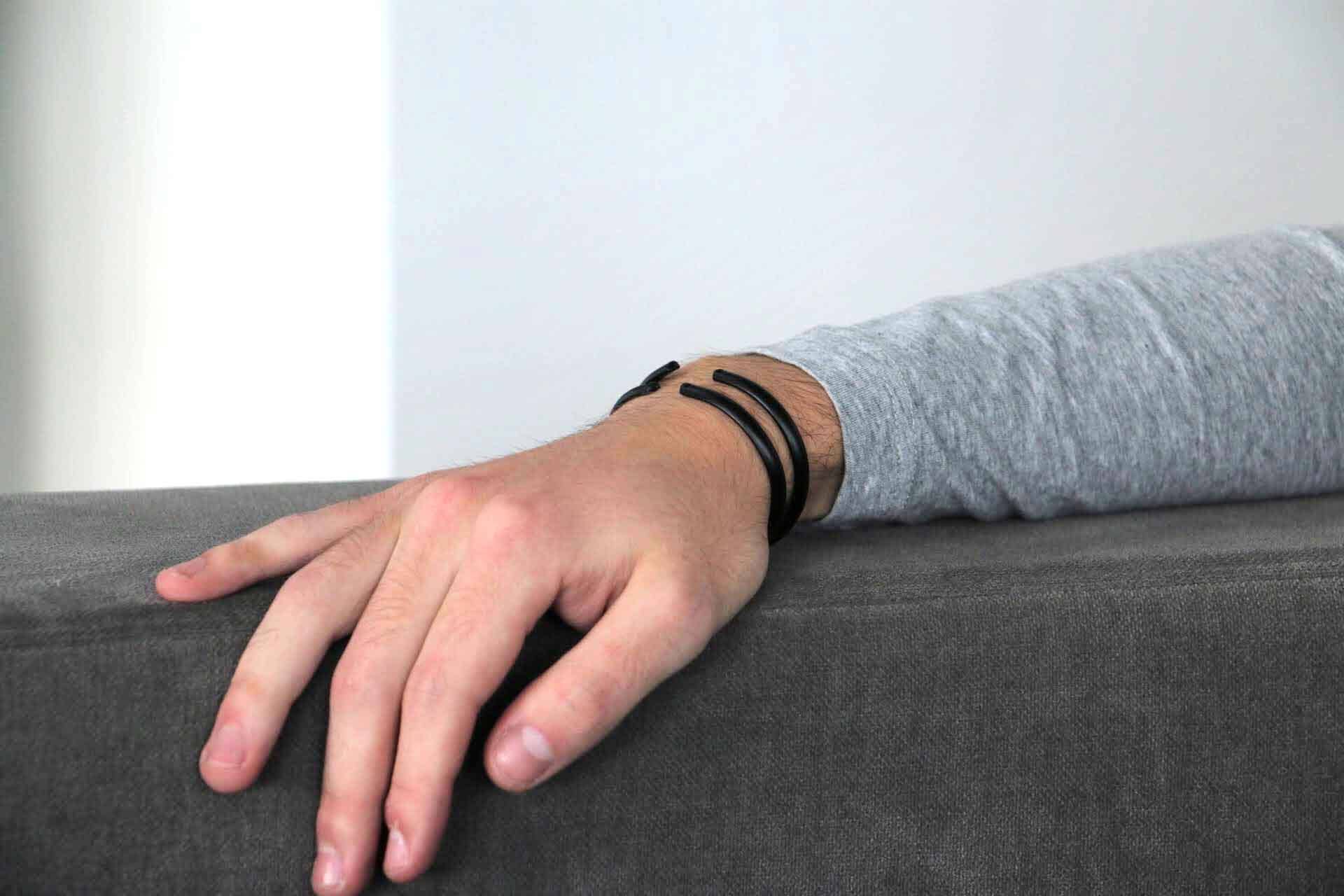 Être - Bracelets & Accessories - Wholesale Cuff Bracelet - Men's Bracelet | Afurada - notte1