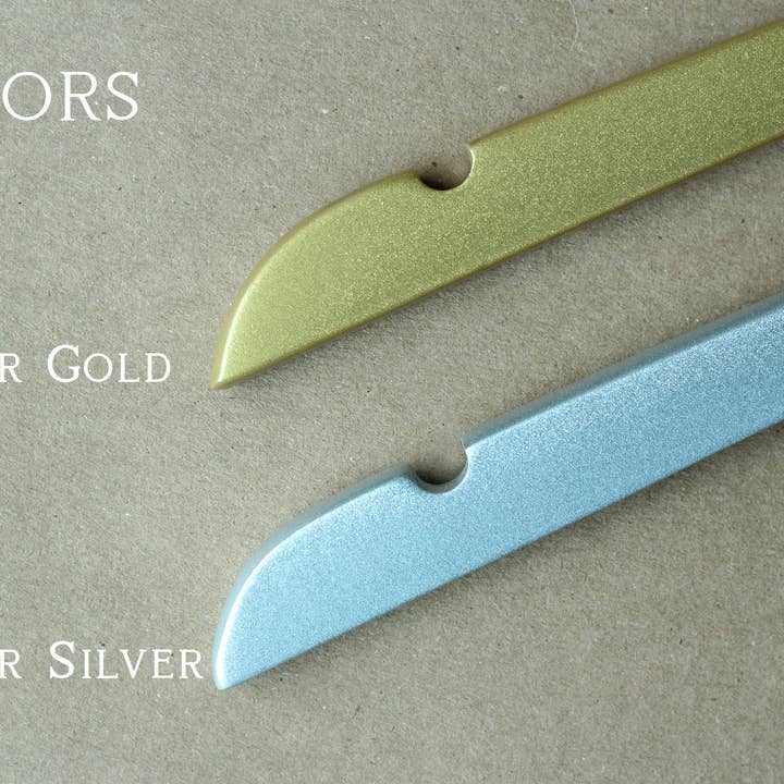 Bride and Bow - Wholesale Kleerhangers - Bruidshanger in goud of zilver met hartjes, huwelijkshanger3