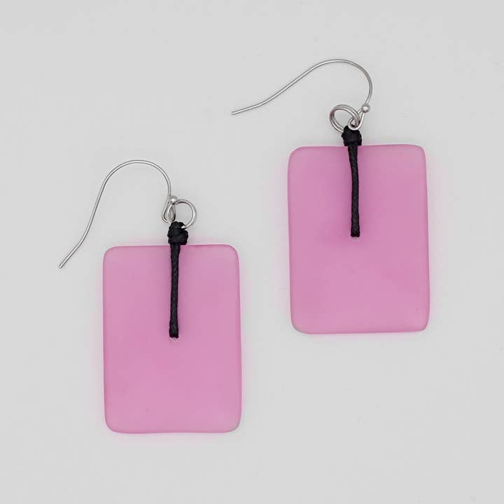 Orecchini pendenti rettangolari rosa per la vendita all'ingrosso da parte di Sylca Designs