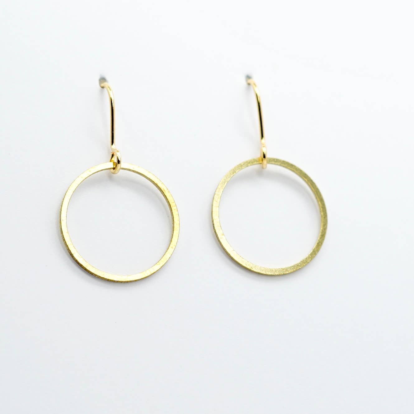 Copper Bee - Wholesale Dangle Earrings - Simplicity Collection | Circle Earrings