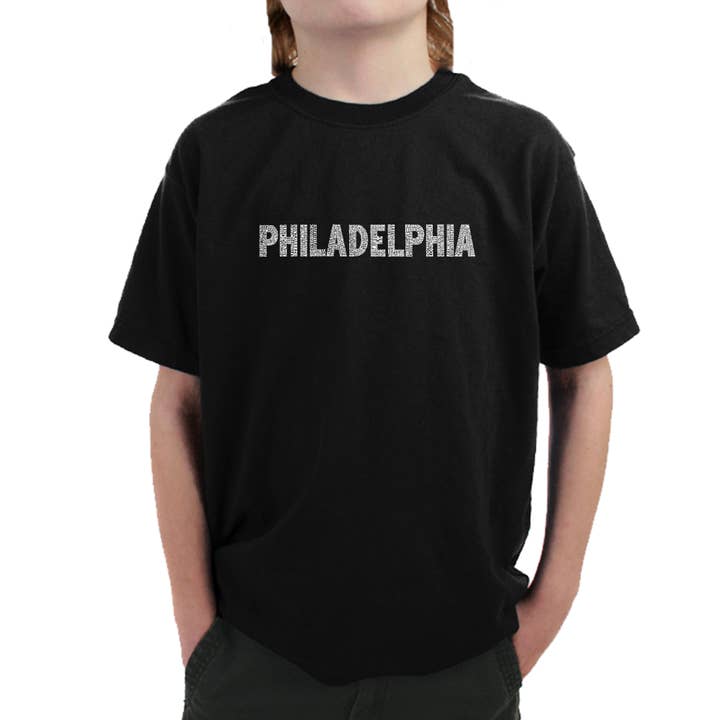 T-shirt Word Art Garçon - QUARTIERS DE PHILADELPHIE pour la vente par LA Pop Art